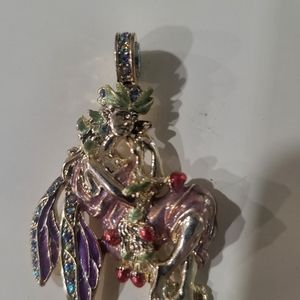 Kirk's folly magnetic pendant with chain